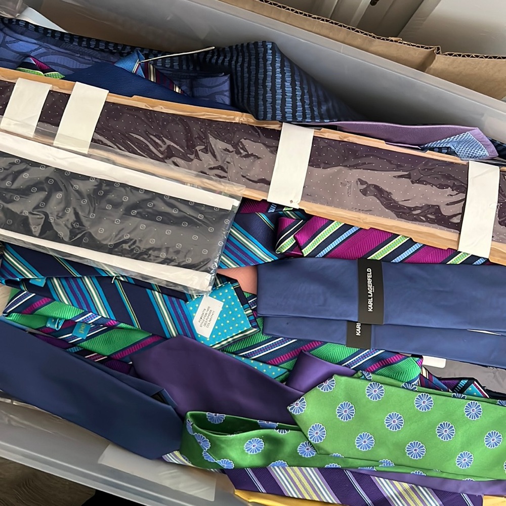 Bundle of (10) Mens Ties - Picture 2 of 3